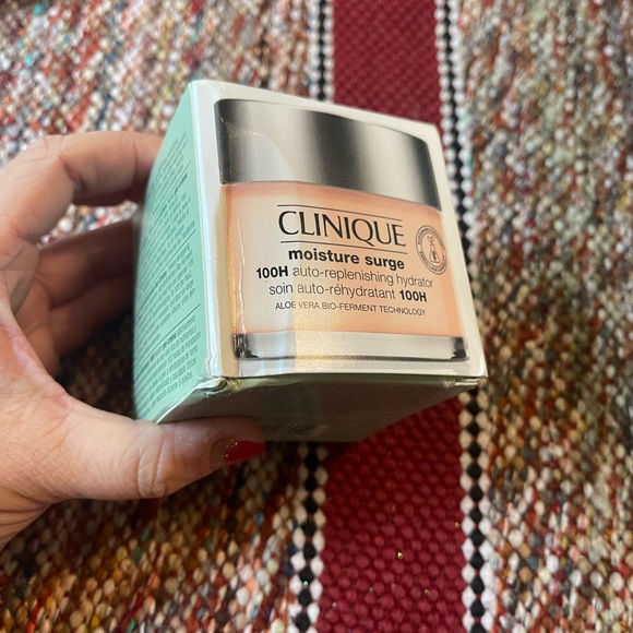 Clinique Moisture Surge 100H Auto-Replenishing Hydrator Moisturizer NIB - Picture 2 of 7